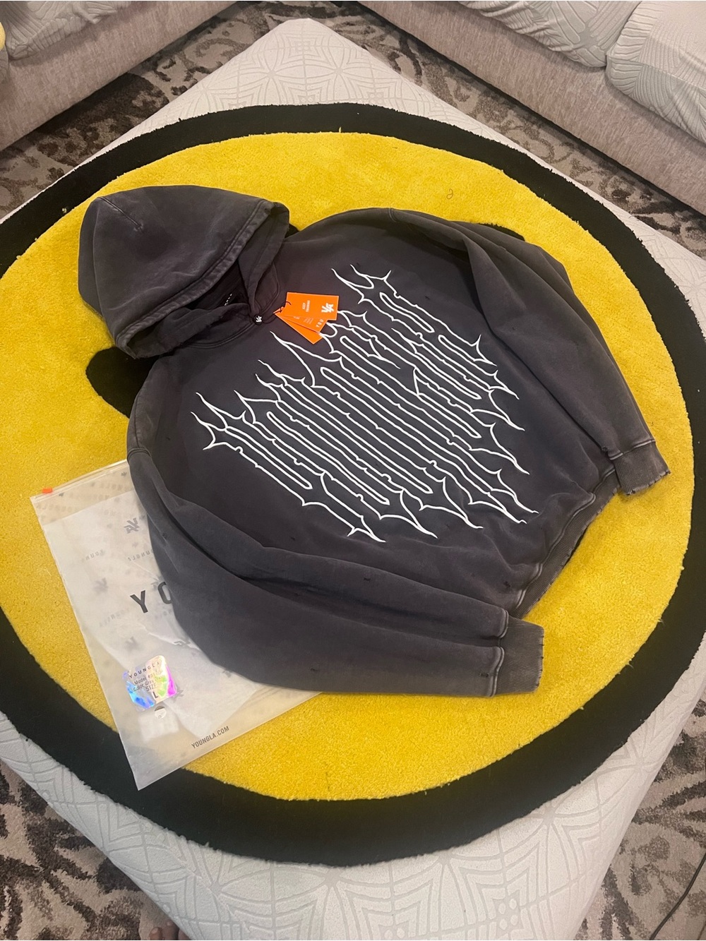 YoungLA 5126 - REVENGE HOODIES
GREY WASH in large color grey wash
